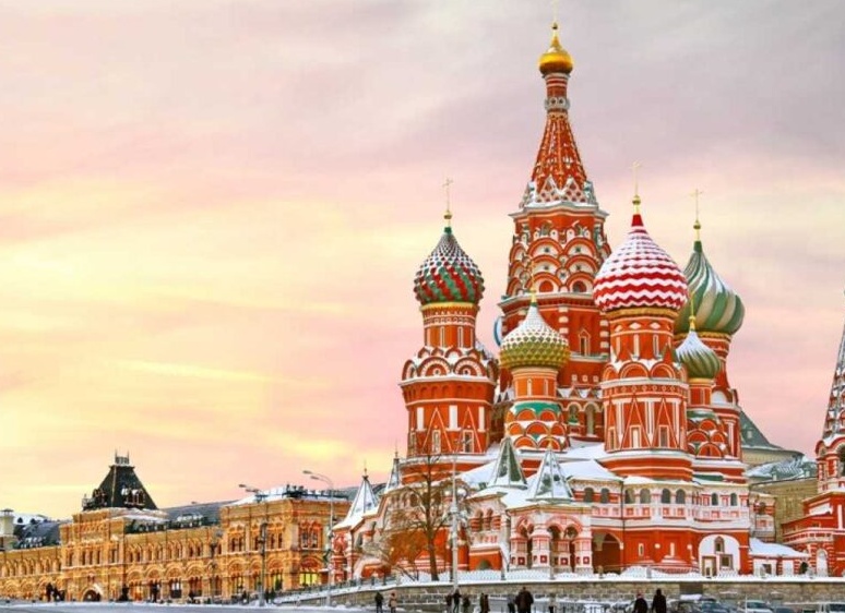 ❄️ Зимние традиции в разных странах: культурные особенности и исторический контекст 🌍